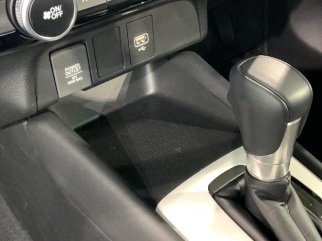 フィット e:HEVホーム H SENSING 新車保証 試乗車 ワンオーナー ナビVXU-245FTi TV Rカメラ CD録音 BTオ-ディオDVD ETC LEDライト VSA クルコン スマ-トキ- 盗難防止装置 AAC(28枚目)