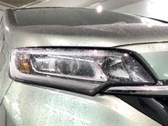 ＬＥＤヘッドライトは、点灯の瞬間から最大光量を発揮し、突然暗くなるトンネルなどでの安定感を高めます。 4