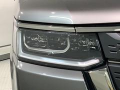 ＬＥＤヘッドライトは、点灯の瞬間から最大光量を発揮し、突然暗くなるトンネルなどでの安定感を高めます。 7