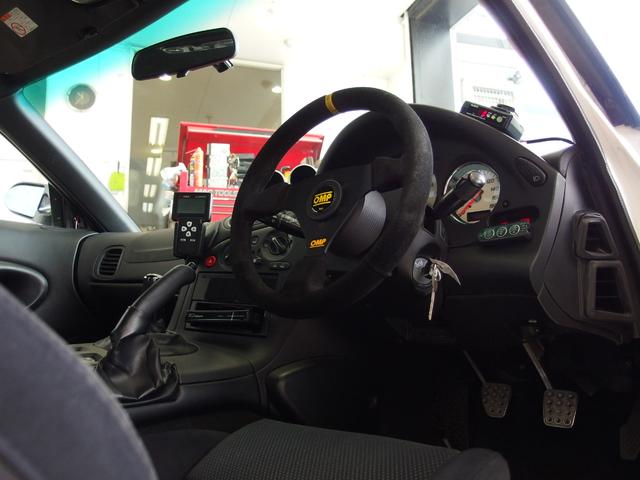ＲＸ－７ タイプＲＳ　社外Ｆ．Ｓ．Ｒエアロ　Ｆ．Ｒアンダーカバ　社外インタークーラ　車高調　ＲＡＹＳＥＮＧ１８ＡＷ　スリットロータ　ＯＭＰステアリング　Ｄｅｉｆ３連メータ　ＡＰＥＸＦＣコマンダ　ＢＬＴＺブーストコントローラ（19枚目）
