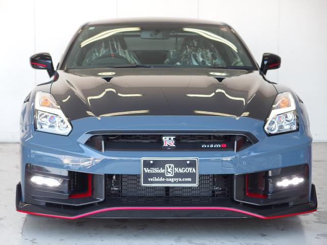 ＧＴ－Ｒ ニスモ　スペシャルエディション　最終モデルＭＹ２５　ゴールドプレート　ＮＩＳＭＯスポーツリセッティング　専用カーボン製エンジンフード　カーボン製セラミックブレーキ　登録済未使用車　前後ドライブレコーダ　純正ナビ　フルセグ（2枚目）