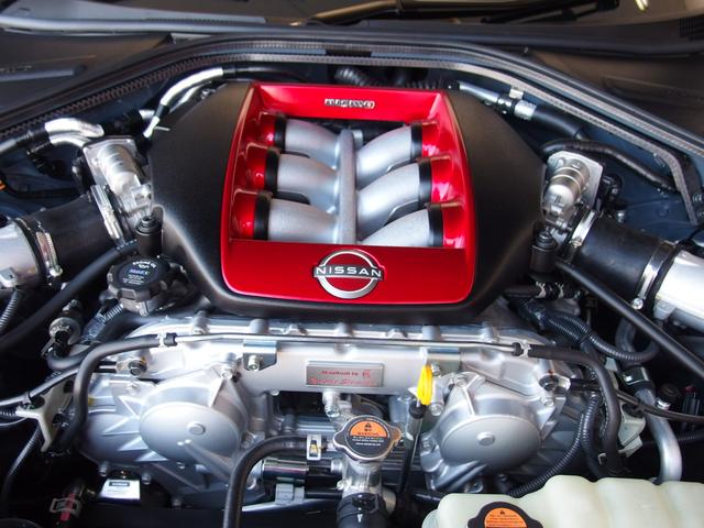 ＧＴ－Ｒ ニスモ　スペシャルエディション　最終モデルＭＹ２５　ゴールドプレート　ＮＩＳＭＯスポーツリセッティング　専用カーボン製エンジンフード　カーボン製セラミックブレーキ　登録済未使用車　前後ドライブレコーダ　純正ナビ　フルセグ（15枚目）