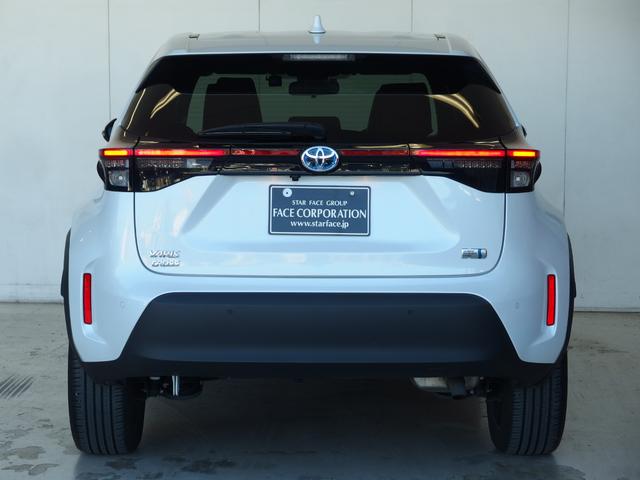 ヤリスクロス ハイブリッドZ ワンオーナー 純正8型ディスプレイオーディオ 全周囲カメラ Bluetooth ステアリングヒーター シートヒーター オートミラー ドラレコ ETC シートカバー 純正18AW ドアエッジモール(3枚目)