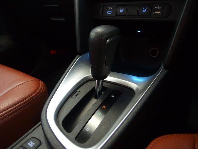 ヤリスクロス ハイブリッドZ ワンオーナー 純正8型ディスプレイオーディオ 全周囲カメラ Bluetooth ステアリングヒーター シートヒーター オートミラー ドラレコ ETC シートカバー 純正18AW ドアエッジモール(13枚目)