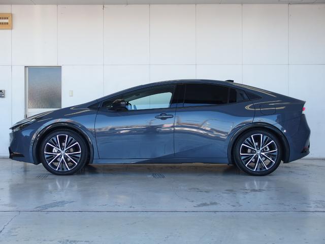 プリウス Ｚ　ワンオーナー　パノラマルーフ　レザーシート　純正デジタルインナーミラー　純正ディスプレイオーディオ　純正ドラレコ　シートヒーター＆ベンチレーター　全周囲カメラ　オートミラー　純正１９ＡＷ　２．０ＥＴＣ（8枚目）