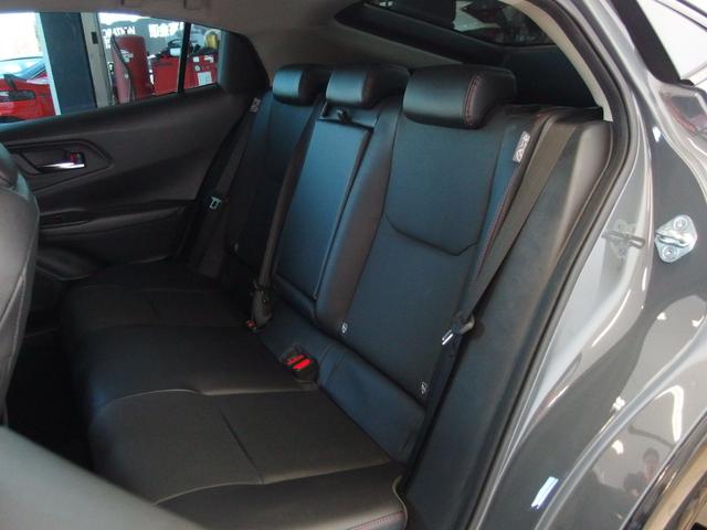 プリウス Ｚ　ワンオーナー　パノラマルーフ　レザーシート　純正デジタルインナーミラー　純正ディスプレイオーディオ　純正ドラレコ　シートヒーター＆ベンチレーター　全周囲カメラ　オートミラー　純正１９ＡＷ　２．０ＥＴＣ（16枚目）