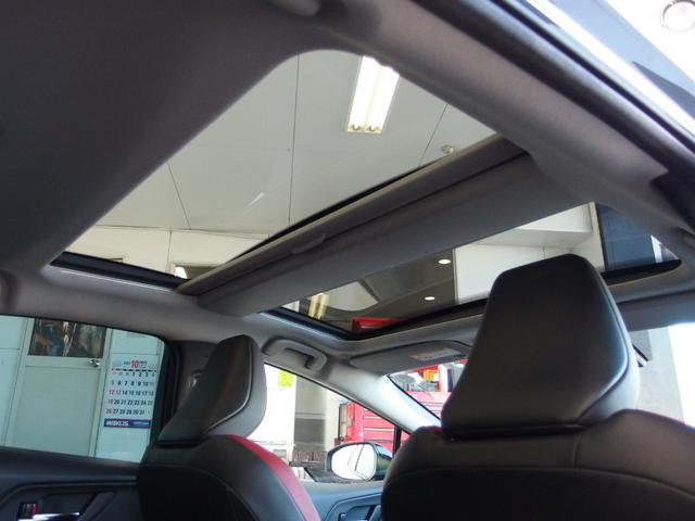 プリウス Ｚ　ワンオーナー　パノラマルーフ　レザーシート　純正デジタルインナーミラー　純正ディスプレイオーディオ　純正ドラレコ　シートヒーター＆ベンチレーター　全周囲カメラ　オートミラー　純正１９ＡＷ　２．０ＥＴＣ（17枚目）