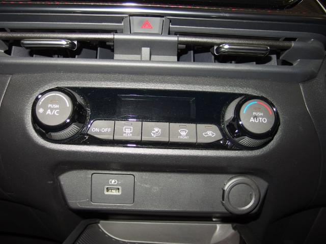 オーラ ニスモ　ワンオーナー　ブラックルーフ　アラウンドビューモニター　インテリジェントルームミラー　純正９インチナビ　ハーフレザーシート　純正デジタルインナーミラー　純正１７ＡＷ　フルセグ　専用ステアリング（24枚目）