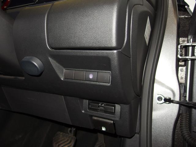 オーラ ニスモ　ワンオーナー　ブラックルーフ　アラウンドビューモニター　インテリジェントルームミラー　純正９インチナビ　ハーフレザーシート　純正デジタルインナーミラー　純正１７ＡＷ　フルセグ　専用ステアリング（25枚目）