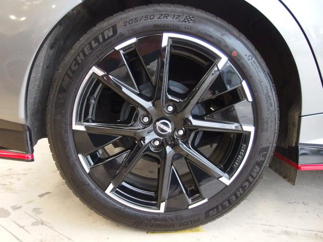 オーラ ニスモ　ワンオーナー　ブラックルーフ　アラウンドビューモニター　インテリジェントルームミラー　純正９インチナビ　ハーフレザーシート　純正デジタルインナーミラー　純正１７ＡＷ　フルセグ　専用ステアリング（32枚目）