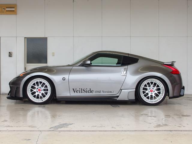 フェアレディＺ ベースグレード　ＶｅｉｌＳｉｄｅ３７０Ｚ　ＶｅｒＩボディーキット　ブリッツ車高調　ＡＭＥ２０ＡＷ　ＶｅｉｌＳｉｄｅマフラー　社外エキマニ　社外触媒　ニスモヘッドライト　メーカーＨＤＤナビ　Ｂｌｕｅｔｏｏｔｈ（8枚目）
