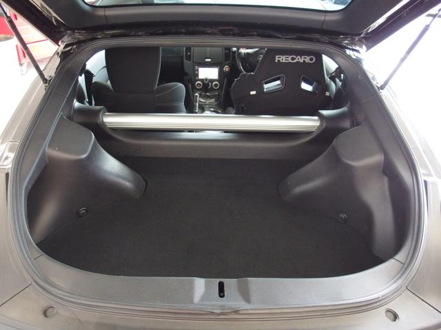 フェアレディＺ ベースグレード　カーボンボンネット　カーボンステアリング　ＷＯＲＫ１９ＡＷ　フジムラオートマフラー　ニスモウィング　カロッツェリアナビ　純正クリアテール　エアロミラー　レーダー　ドラレコ　運転席ＲＥＣＡＲＯシート（18枚目）