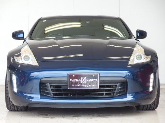 フェアレディＺ バージョンＳＴ　ワンオーナー　車高調　ハーフレザーシート　純正ＨＤＤナビ　フルセグ　Ｂｌｕｅｔｏｏｔｈ　Ｂカメラ　ＢＯＳＥサウンドシステム　Ｐシート　シートヒーター　純正リアウィング　純正１９ＡＷ　レッド曙キャリパー（2枚目）