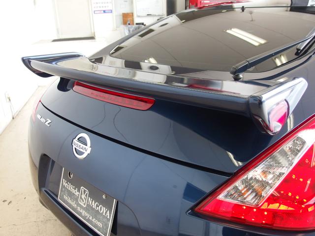 フェアレディＺ バージョンＳＴ　ワンオーナー　車高調　ハーフレザーシート　純正ＨＤＤナビ　フルセグ　Ｂｌｕｅｔｏｏｔｈ　Ｂカメラ　ＢＯＳＥサウンドシステム　Ｐシート　シートヒーター　純正リアウィング　純正１９ＡＷ　レッド曙キャリパー（7枚目）