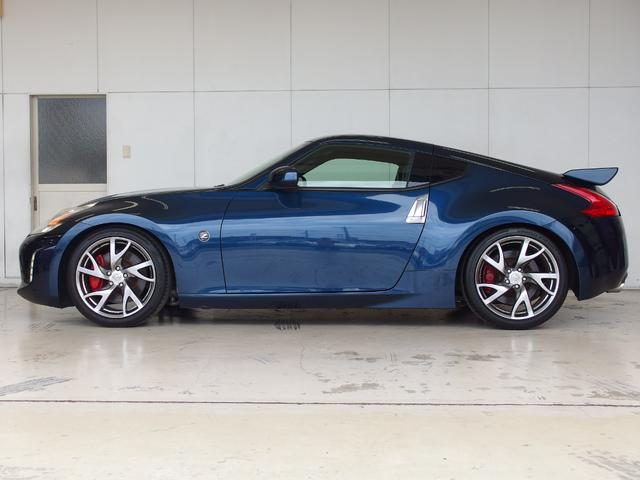 フェアレディＺ バージョンＳＴ　ワンオーナー　車高調　ハーフレザーシート　純正ＨＤＤナビ　フルセグ　Ｂｌｕｅｔｏｏｔｈ　Ｂカメラ　ＢＯＳＥサウンドシステム　Ｐシート　シートヒーター　純正リアウィング　純正１９ＡＷ　レッド曙キャリパー（8枚目）