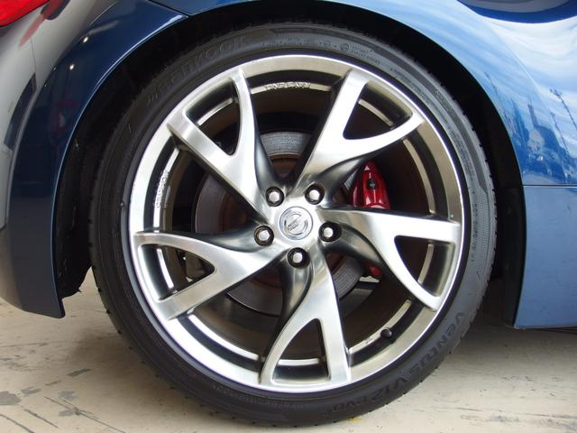 フェアレディＺ バージョンＳＴ　ワンオーナー　車高調　ハーフレザーシート　純正ＨＤＤナビ　フルセグ　Ｂｌｕｅｔｏｏｔｈ　Ｂカメラ　ＢＯＳＥサウンドシステム　Ｐシート　シートヒーター　純正リアウィング　純正１９ＡＷ　レッド曙キャリパー（31枚目）
