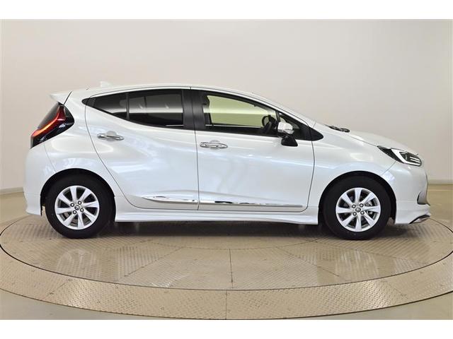 アクア Z 元試乗車 エアロ LEDヘッドライト スマートキー 100V電源 イモビライザー アルミホイール オートクルーズコントロール 点検記録簿 エアコン ESC キーレス パワーウインドウ ABS Bカメ(4枚目)