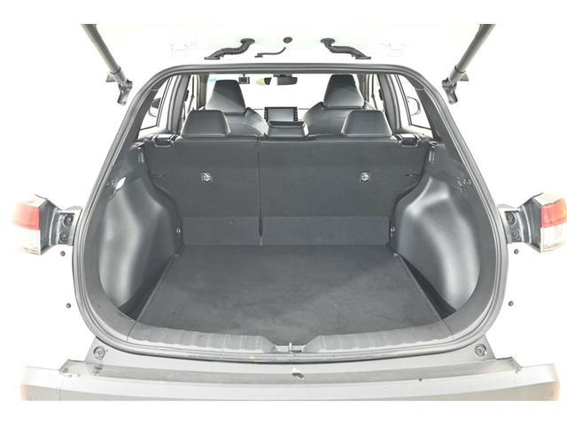 カローラクロス ハイブリッド　Ｚ　革　Ａクルコン　ＰＣＳ　Ｐシート　４ＷＤ車　横滑り防止装置　キーフリー　ＡＢＳ　ＬＥＤライト　ＥＴＣ車載器　地デジＴＶ　ナビ＆ＴＶ　盗難防止装置　記録簿　アルミホイール　スマートキー　Ｂカメラ（13枚目）