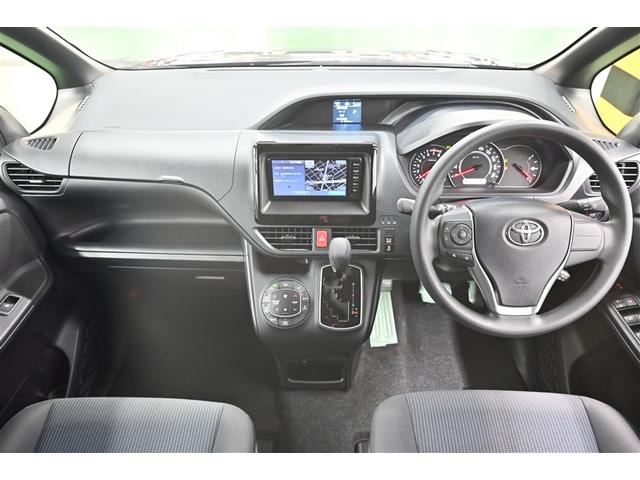 ヴォクシー Ｘ　アイドリングストップ機能　エアバック　ダブルエアコン　盗難防止　Ｒカメラ　ナビ＆ＴＶ　ドラレコ付　ＷＳＲＳ　キ－レス　ワンセグＴＶ　エアコン　パワステ　メモリナビ　横滑防止　ＬＥＤライト　ＰＷ　ＡＷ（6枚目）