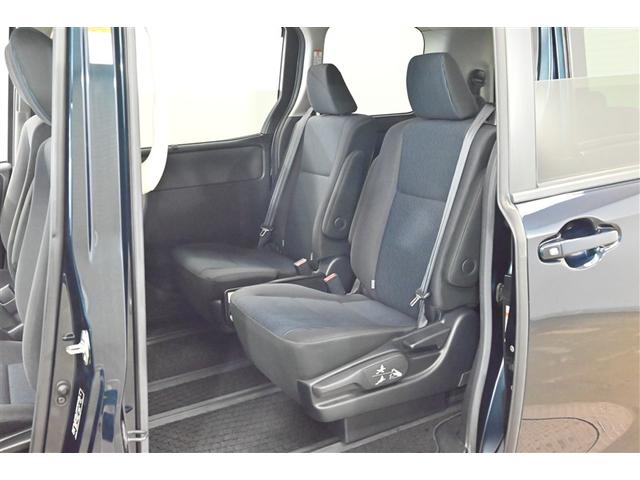 ヴォクシー Ｘ　アイドリングストップ機能　エアバック　ダブルエアコン　盗難防止　Ｒカメラ　ナビ＆ＴＶ　ドラレコ付　ＷＳＲＳ　キ－レス　ワンセグＴＶ　エアコン　パワステ　メモリナビ　横滑防止　ＬＥＤライト　ＰＷ　ＡＷ（13枚目）