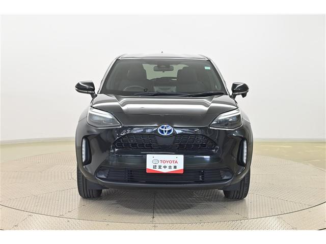 ヤリスクロス ハイブリッドＺ　インテリジェントキー　アルミホイル　ＬＥＤライト　リアカメラ　ナビ　クルーズコントロール　整備記録簿　横滑り防止システム　メモリーナビゲーション　電動シ－ト　パワステ　オートエアコン　キーフリー（2枚目）