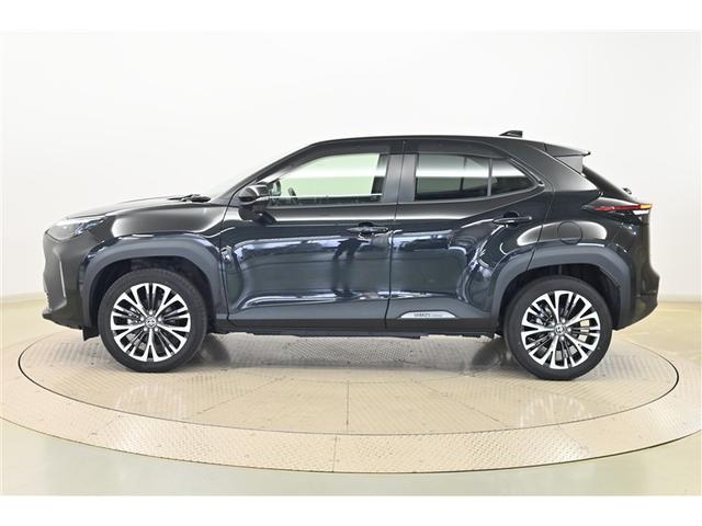 ヤリスクロス ハイブリッドＺ　インテリジェントキー　アルミホイル　ＬＥＤライト　リアカメラ　ナビ　クルーズコントロール　整備記録簿　横滑り防止システム　メモリーナビゲーション　電動シ－ト　パワステ　オートエアコン　キーフリー（5枚目）