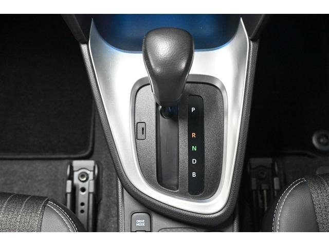 ヤリスクロス ハイブリッドＺ　インテリジェントキー　アルミホイル　ＬＥＤライト　リアカメラ　ナビ　クルーズコントロール　整備記録簿　横滑り防止システム　メモリーナビゲーション　電動シ－ト　パワステ　オートエアコン　キーフリー（7枚目）