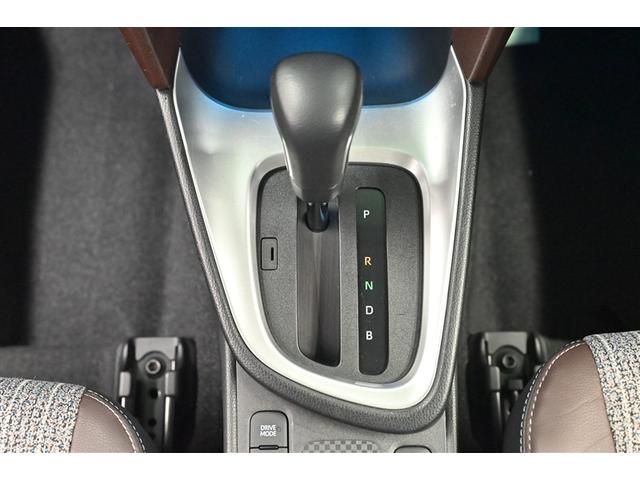 ヤリスクロス ハイブリッドZ ドライブレコーダ インテリジェントキー アルミホイル LEDライト リアカメラ ナビ クルーズコントロール 整備記録簿 横滑り防止システム メモリーナビゲーション 電動シ-ト パワステ オートエアコン(7枚目)