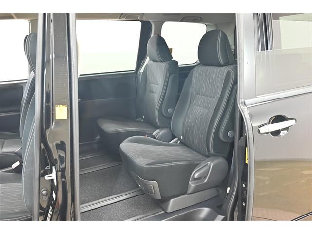 ヴォクシー ＺＳ　煌ＩＩ　横滑り防止　両電動スライドドア　Ｗエアバック　ＥＴＣ車載器　エアバック　インテリジェントキー　キーフリー　Ｗエアコン　ナビテレビ　アルミホイル　三列シート　ＤＶＤ再生可能　セキュリティアラーム　ＡＢＳ（13枚目）