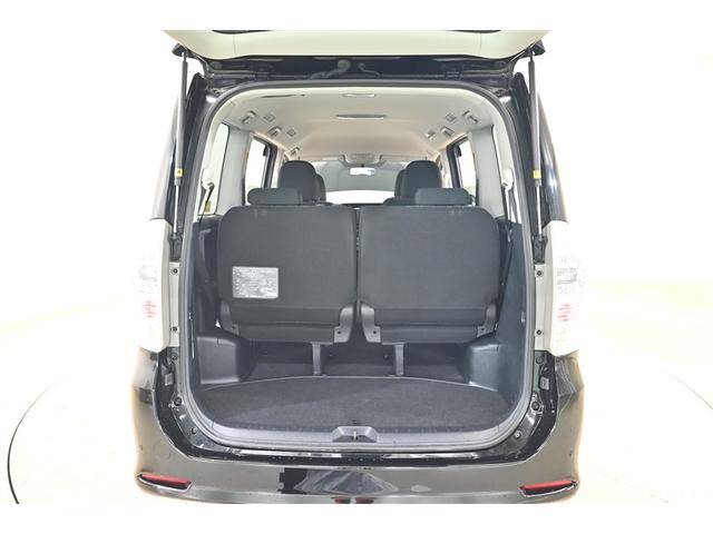 ヴォクシー ＺＳ　煌ＩＩ　横滑り防止　両電動スライドドア　Ｗエアバック　ＥＴＣ車載器　エアバック　インテリジェントキー　キーフリー　Ｗエアコン　ナビテレビ　アルミホイル　三列シート　ＤＶＤ再生可能　セキュリティアラーム　ＡＢＳ（14枚目）
