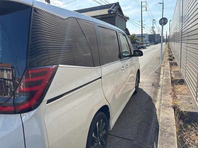 ノア ハイブリッドS-Z バックカメラ スマートキー 快適利便パッケージ 安心降車アシスト シートヒーター スペアタイヤ ユニバーサルステップ(助手席側) TV(フルセグ)+CD・DVDデッキ ETC2.0ユニット(4枚目)