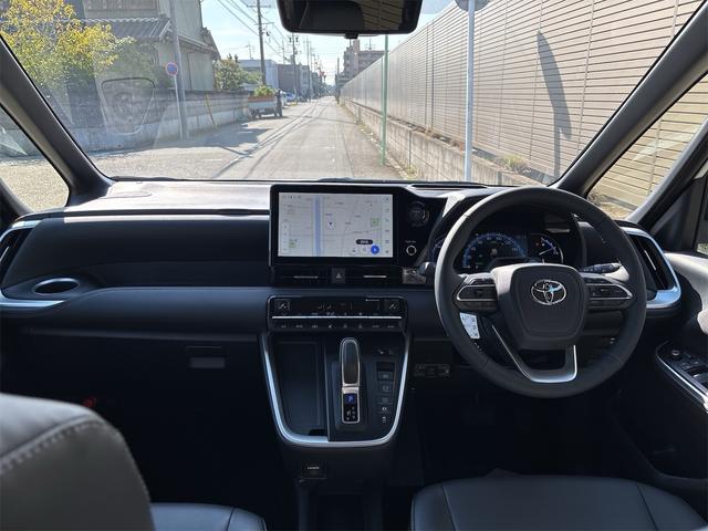 ノア ハイブリッドS-Z バックカメラ スマートキー 快適利便パッケージ 安心降車アシスト シートヒーター スペアタイヤ ユニバーサルステップ(助手席側) TV(フルセグ)+CD・DVDデッキ ETC2.0ユニット(15枚目)