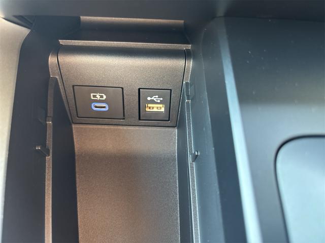 ノア ハイブリッドS-Z バックカメラ スマートキー 快適利便パッケージ 安心降車アシスト シートヒーター スペアタイヤ ユニバーサルステップ(助手席側) TV(フルセグ)+CD・DVDデッキ ETC2.0ユニット(33枚目)