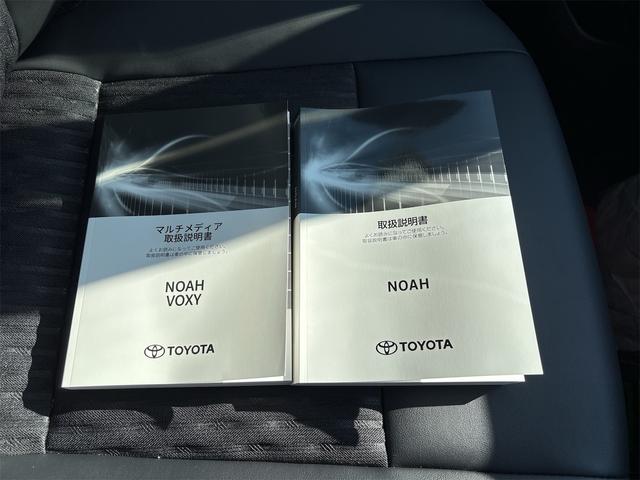 ノア ハイブリッドS-Z バックカメラ スマートキー 快適利便パッケージ 安心降車アシスト シートヒーター スペアタイヤ ユニバーサルステップ(助手席側) TV(フルセグ)+CD・DVDデッキ ETC2.0ユニット(35枚目)