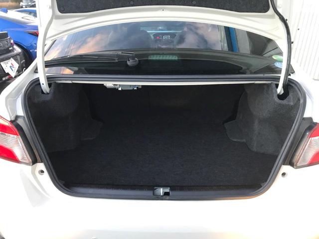 2.0GT-Sアイサイト STIスタイルPKG アドバンスドセイフティPKG 禁煙車 4WD 純正SDナビ ETC サイド・バックカメラ ドラレコ LEDヘッド 純正18インチAW スマートキー パワーシート 革巻きハンドル(11枚目)