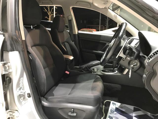 2.0GTスペックB 後期D型 マッキントッシュ ストラーダ製ナビ ETC 禁煙車 キーレス パワーシート MOMO製革巻きステアリング パドルシフト HIDヘッド 純正18インチAW 横滑り防止機能(10枚目)