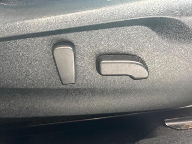 ＸＶ ２．０ｉ－Ｌ　アイサイト　黒革　ルーフレール　アドバンスドＰＫＧ　純正８型ナビ　バックカメラ　ＥＴＣ　ドラレコ　純正１７インチアルミ　シートヒーター　ＬＥＤヘッド　スマートキー　ＬＥＤライナー　パワーシート（10枚目）