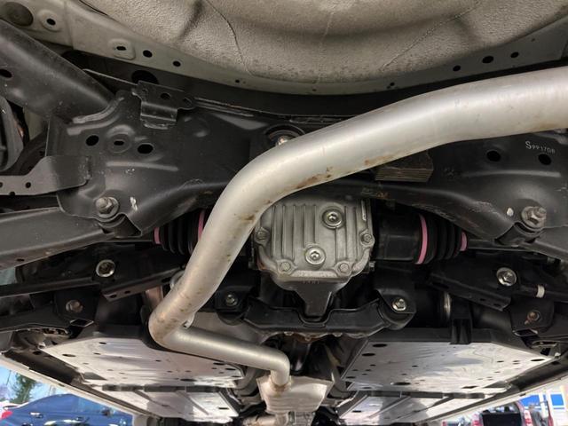 フォレスター ツーリング　禁煙車　純正ナビ　バック＆サイドカメラ　全席シートヒーター　パワーシート　ステアリングヒーター　ＥＴＣ　ハーフレザー　純正１７インチアルミホイール　ＬＥＤヘッドライト　パドルシフト（22枚目）