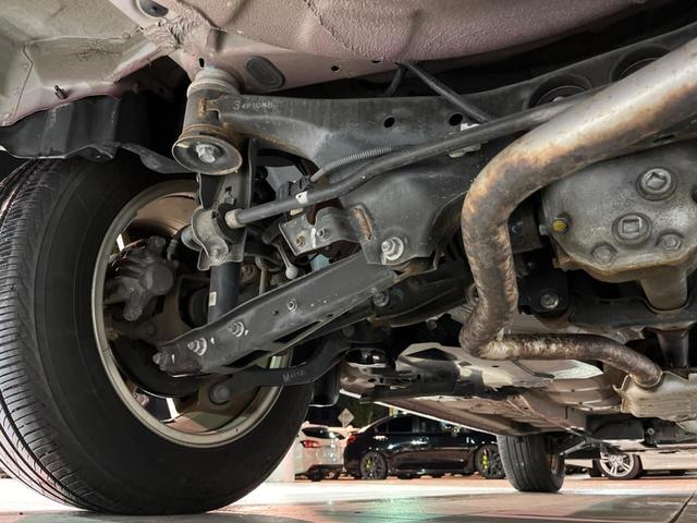 フォレスター 2.0i-L アイサイト 禁煙車 カロッツェリア製ナビ アイサイトVer2 ETC ドラレコ バックカメラ デュアルオートエアコン 純正17インチアルミ HIDヘッドライト 純正革巻きステアリング パドルシフト(24枚目)