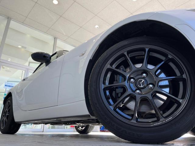 ロードスター ９９０Ｓ　６ＭＴ　禁煙車　ＲＡＹＳ製１６インチアルミ　ｂｒｅｍｂｏキャリパー　スマートシティブレーキサポート　ブラインドスポットモニタリング　ＬＥＤヘッドライト　純正革巻きステアリング　スマートキー　ＥＴＣ（4枚目）