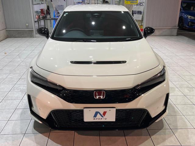 シビック タイプR 6MT 大型リアスポイラー センタートリプルマフラー ブレンボキャリパー 専用スポーツシート メーカーナビ バックカメラ ホンダセンシング ETC スマートキー 純正19インチアルミ LEDヘッド(18枚目)