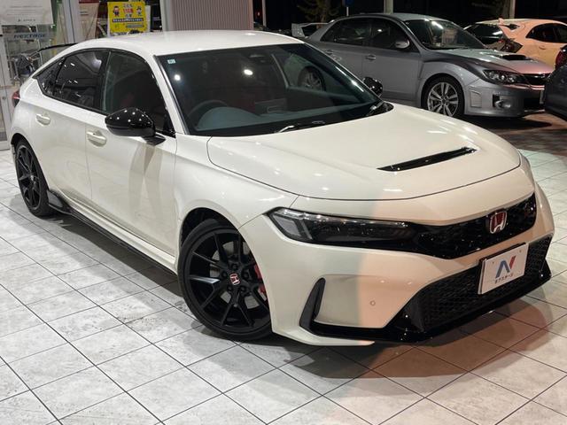 シビック タイプR 6MT 大型リアスポイラー センタートリプルマフラー ブレンボキャリパー 専用スポーツシート メーカーナビ バックカメラ ホンダセンシング ETC スマートキー 純正19インチアルミ LEDヘッド(20枚目)