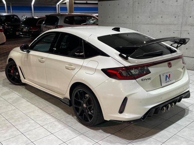 シビック タイプR 6MT 大型リアスポイラー センタートリプルマフラー ブレンボキャリパー 専用スポーツシート メーカーナビ バックカメラ ホンダセンシング ETC スマートキー 純正19インチアルミ LEDヘッド(31枚目)