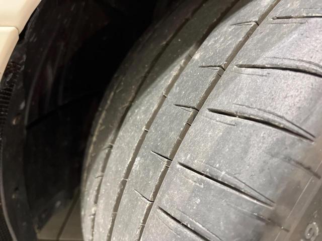 シビック タイプR 6MT 大型リアスポイラー センタートリプルマフラー ブレンボキャリパー 専用スポーツシート メーカーナビ バックカメラ ホンダセンシング ETC スマートキー 純正19インチアルミ LEDヘッド(38枚目)