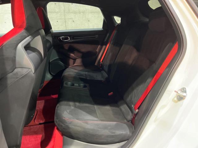 シビック タイプR 6MT 大型リアスポイラー センタートリプルマフラー ブレンボキャリパー 専用スポーツシート メーカーナビ バックカメラ ホンダセンシング ETC スマートキー 純正19インチアルミ LEDヘッド(41枚目)