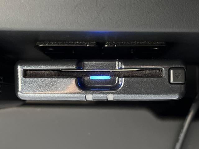 BRZ S C型 禁煙車 純正SDナビ 6MT アイサイト バックカメラ LEDライナー スマートキー&プッシュスタート ETC ドラレコ シートヒーター 純正18インチアルミ LEDヘッド 革巻きハンドル(8枚目)