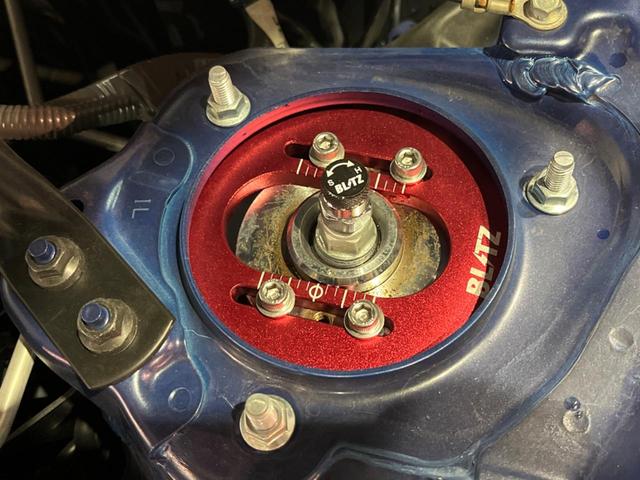 ＢＲＺ Ｓ　６ＭＴ　ＳＴＩスタイルパッケージ　ブリッツ製車高調　純正ナビ　バックカメラ　シートヒーター　ＥＴＣ　ドラレコ　クルーズコントロール　アクセスキー＆プッシュスタート　ハーフレザー　純正１８インチアルミ（5枚目）