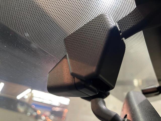 ＢＲＺ Ｓ　６ＭＴ　ＳＴＩスタイルパッケージ　ブリッツ製車高調　純正ナビ　バックカメラ　シートヒーター　ＥＴＣ　ドラレコ　クルーズコントロール　アクセスキー＆プッシュスタート　ハーフレザー　純正１８インチアルミ（10枚目）