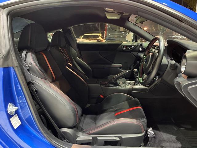 ＢＲＺ Ｓ　６ＭＴ　ＳＴＩスタイルパッケージ　ブリッツ製車高調　純正ナビ　バックカメラ　シートヒーター　ＥＴＣ　ドラレコ　クルーズコントロール　アクセスキー＆プッシュスタート　ハーフレザー　純正１８インチアルミ（12枚目）