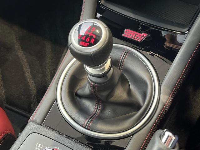 ＷＲＸ ＳＴＩ ＳＴＩ　タイプＳ　後期Ｄ型　ＳＴＩパフォーマンスＰＫＧ　ＲＥＣＡＲＯシート　ＨＫＳマフラー　禁煙車　ＳＤナビ　バックカメラ　ＥＴＣ　ドラレコ　純正１９インチアルミ　スマートキー　ＬＥＤヘッド　ＬＥＤライナー（34枚目）